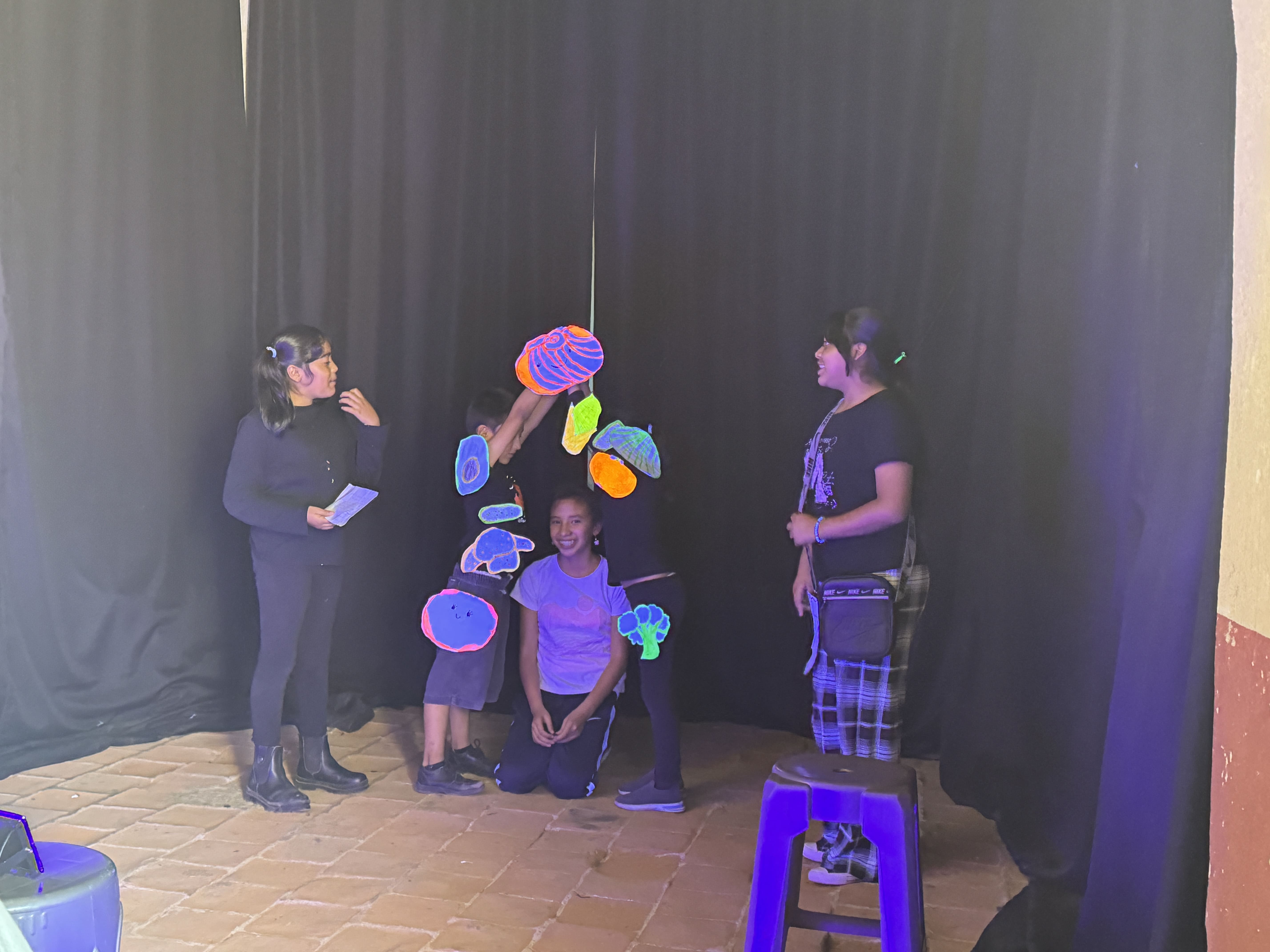 Actividad Cultural Comunitaria: Mini Taller de Expresión Teatral para Adolescencias